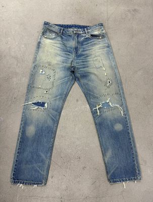 Air bersih Denim bawah dengan berat menyakitkan untuk terlihat vintage kasar