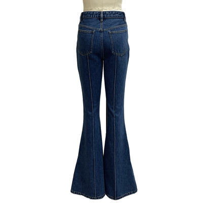 Jeans Tinggi Dengan Pinggang Tinggi Untuk Silhouette Yang Menyenangkan Dan Membuat Kaki Lebih Panjang