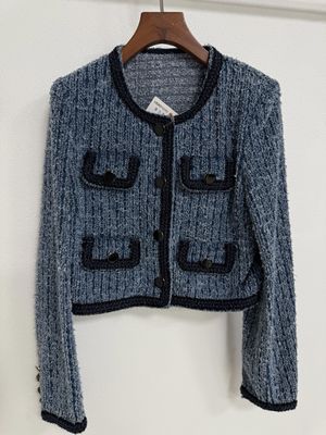 Classic Loose H-Shaped Cut Denim Blazer Untuk Silhouette Yang Menggemaskan